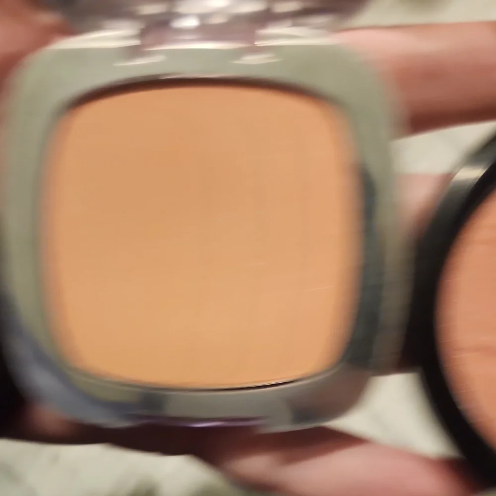 COVERGIRL Orange Blush Radiant Glow - Picture 5 of 6